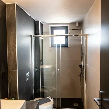 Mos Luxury - The Loft Apartment